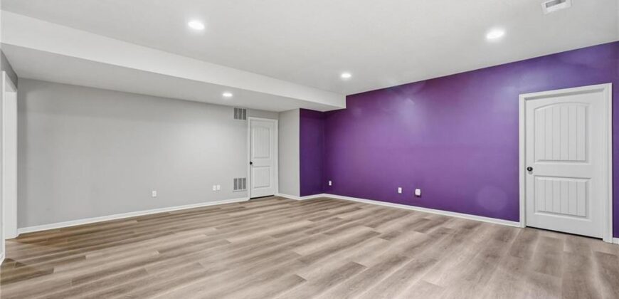 9038 N Saint Clair Avenue, Kansas City, MO 64154