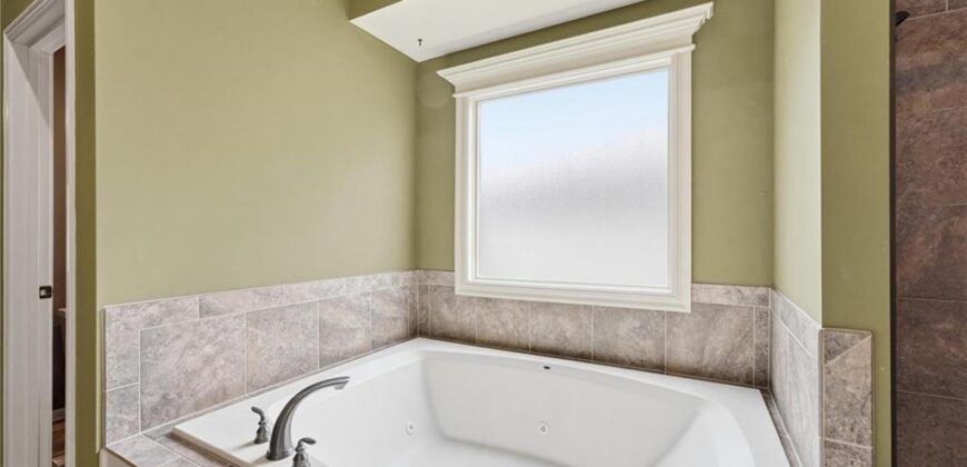 9038 N Saint Clair Avenue, Kansas City, MO 64154