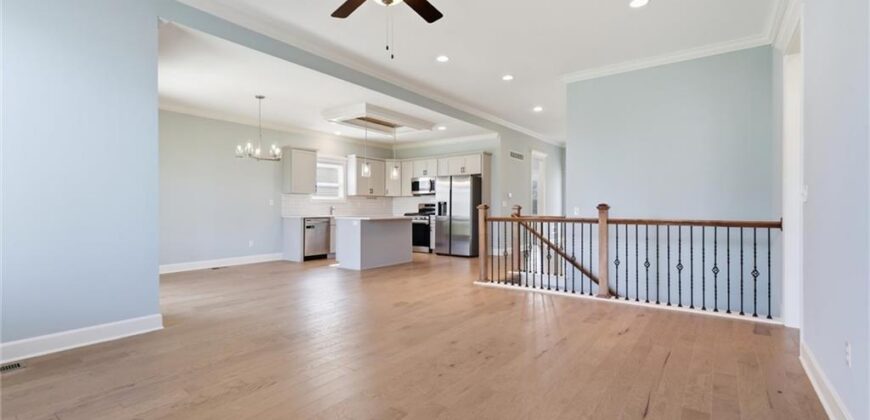 15348 Jessica Street, Parkville, MO 64152