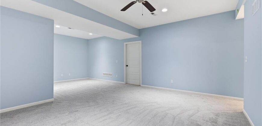 15348 Jessica Street, Parkville, MO 64152