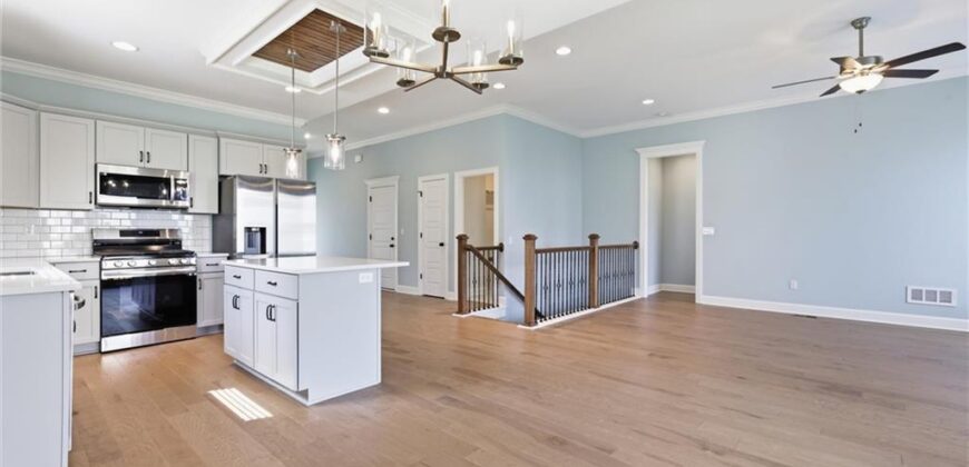15348 Jessica Street, Parkville, MO 64152