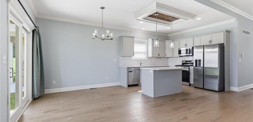 15348 Jessica Street, Parkville, MO 64152
