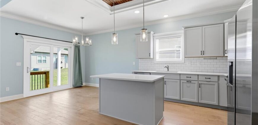 15348 Jessica Street, Parkville, MO 64152