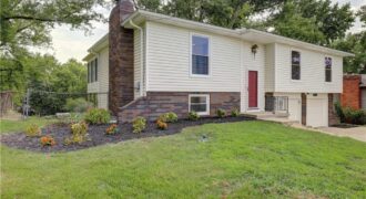 11015 Crooked Road, Kansas City, MO 64152