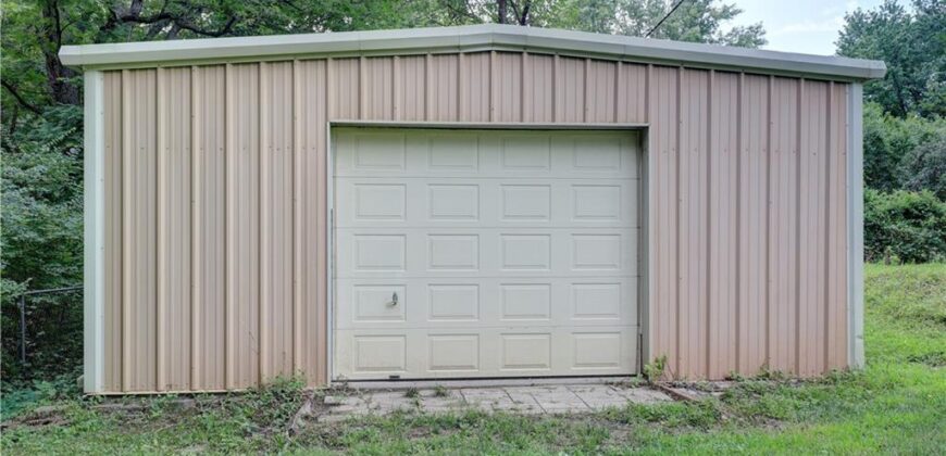 11015 NW Crooked Road, Kansas City, MO 64152