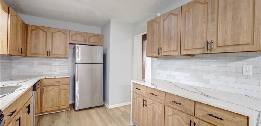 11015 NW Crooked Road, Kansas City, MO 64152