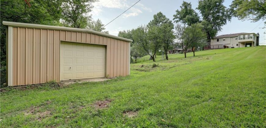 11015 NW Crooked Road, Kansas City, MO 64152