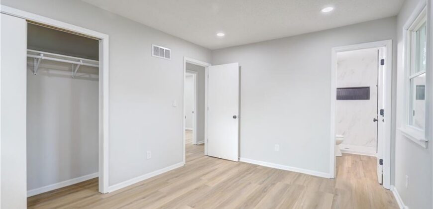 11015 NW Crooked Road, Kansas City, MO 64152