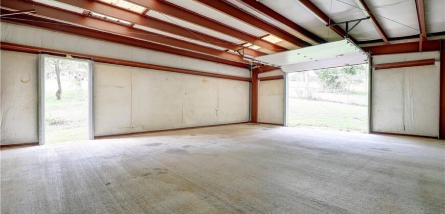 11015 NW Crooked Road, Kansas City, MO 64152