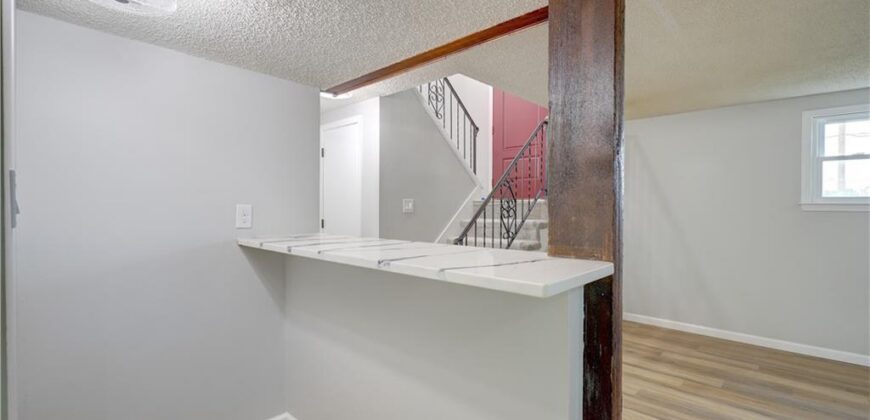 11015 NW Crooked Road, Kansas City, MO 64152