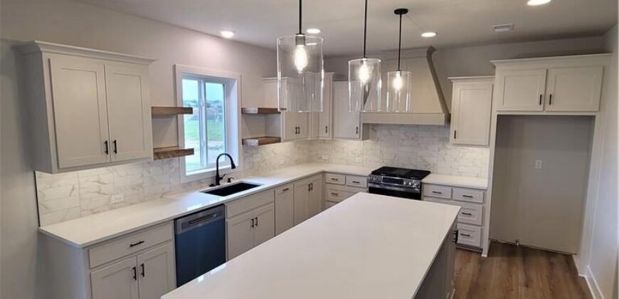 9021 N Colorado Avenue, Kansas City, MO 64156