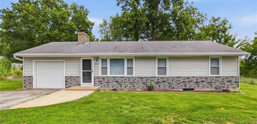 6807 N Brookside Road, Pleasant Valley, MO 64068