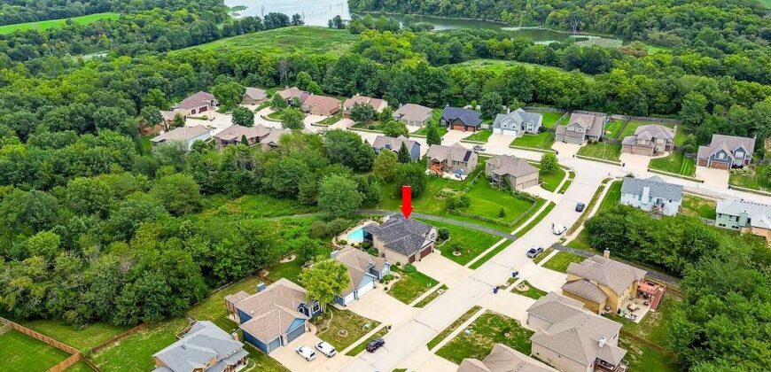 2004 NE 197th Court, Smithville, MO 64089