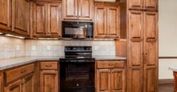 2004 NE 197th Court, Smithville, MO 64089