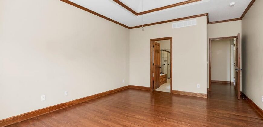 2004 NE 197th Court, Smithville, MO 64089