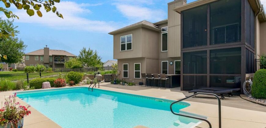 2004 NE 197th Court, Smithville, MO 64089