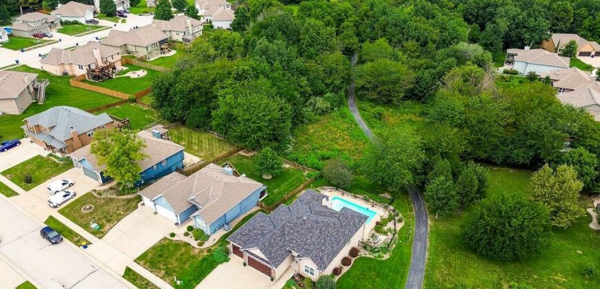 2004 NE 197th Court, Smithville, MO 64089