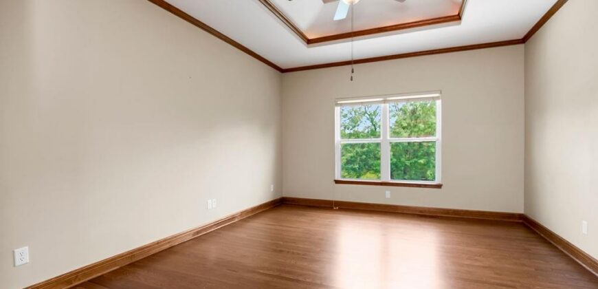 2004 NE 197th Court, Smithville, MO 64089