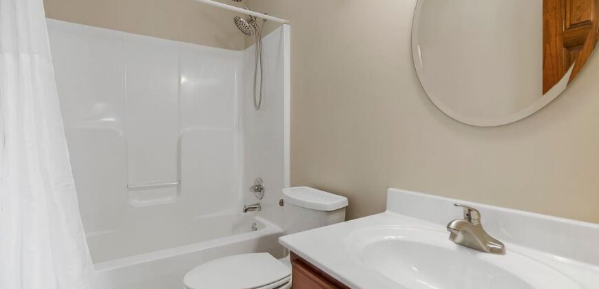 2004 NE 197th Court, Smithville, MO 64089