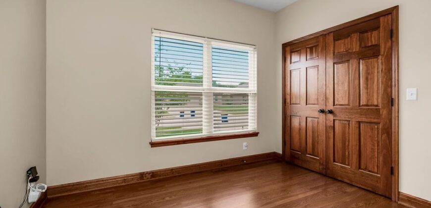 2004 NE 197th Court, Smithville, MO 64089