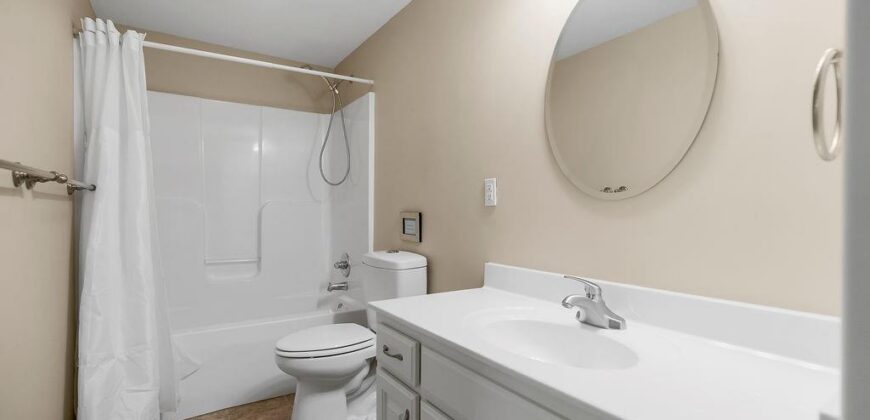 2004 NE 197th Court, Smithville, MO 64089