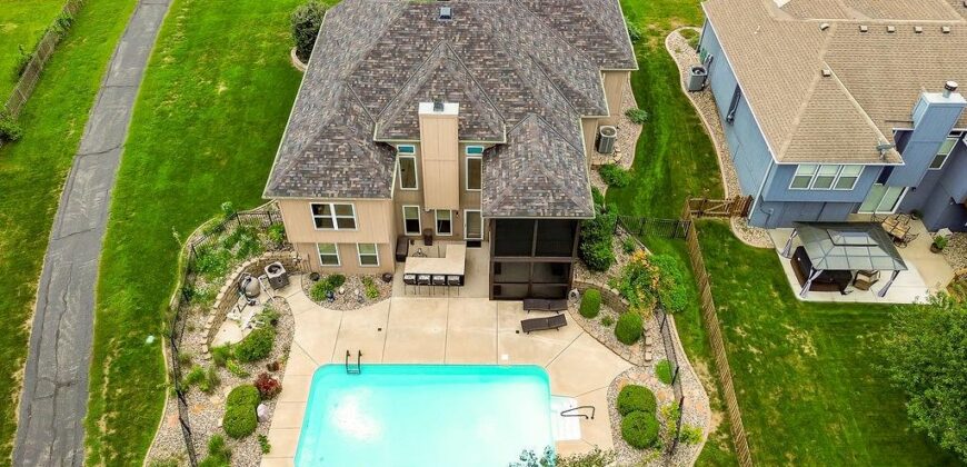 2004 NE 197th Court, Smithville, MO 64089
