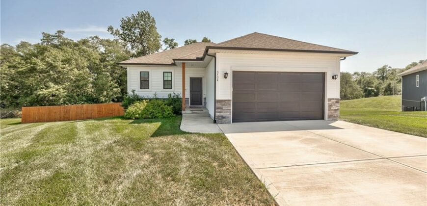 3704 NW 95th Street, Kansas City, MO 64154