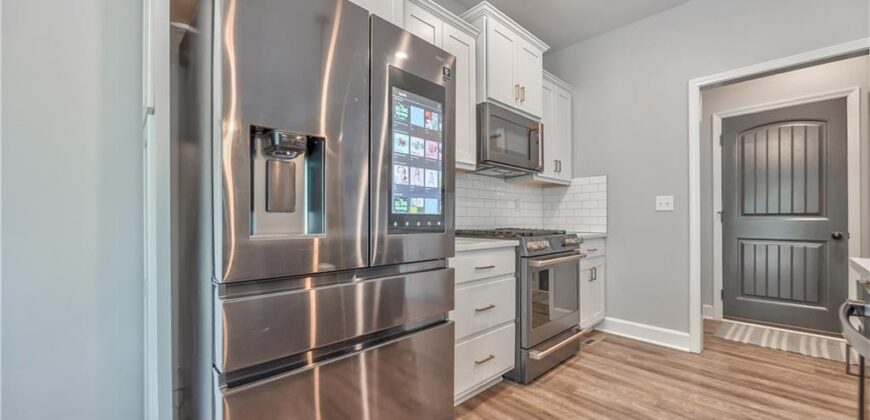 3704 NW 95th Street, Kansas City, MO 64154