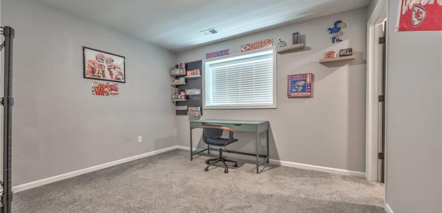 3704 NW 95th Street, Kansas City, MO 64154