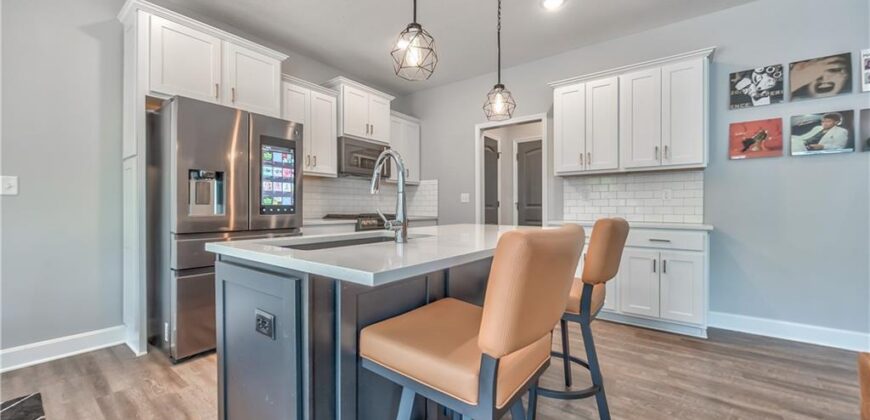 3704 NW 95th Street, Kansas City, MO 64154