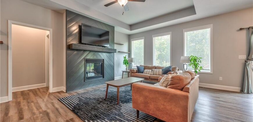 3704 NW 95th Street, Kansas City, MO 64154