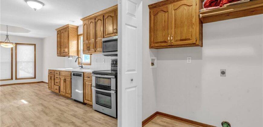 9613 N Locust Drive, Kansas City, MO 64155