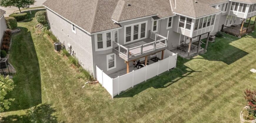 9613 N Locust Drive, Kansas City, MO 64155