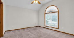 9613 N Locust Drive, Kansas City, MO 64155