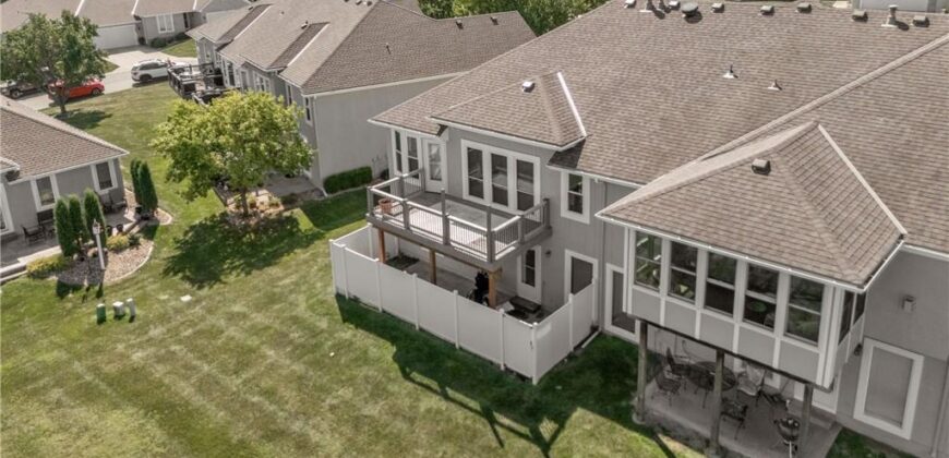 9613 N Locust Drive, Kansas City, MO 64155
