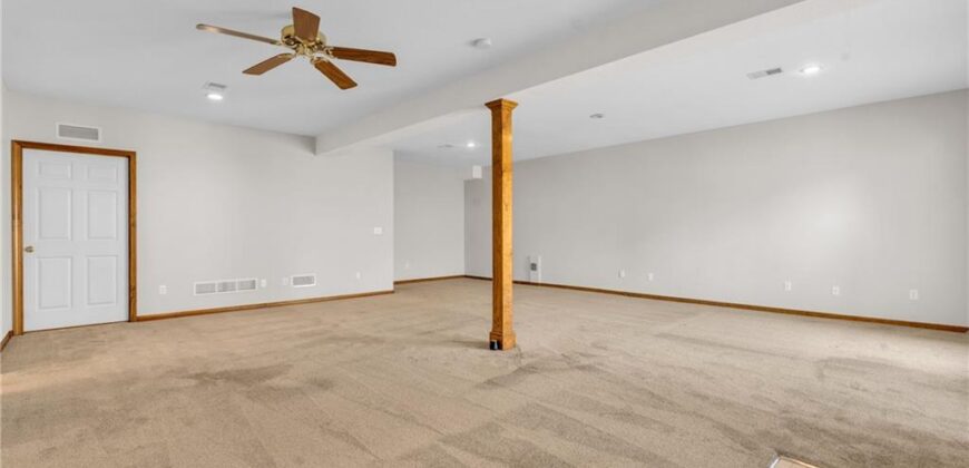 9613 N Locust Drive, Kansas City, MO 64155