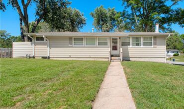 6904 NW Belvidere Parkway, Kansas City, MO 64152