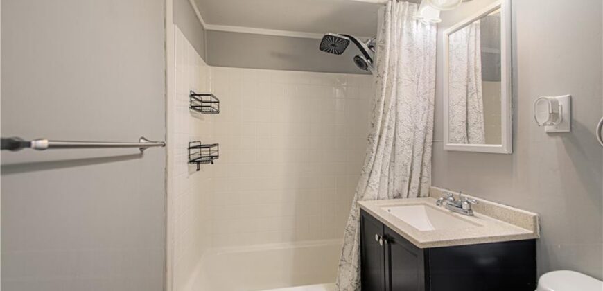 6904 NW Belvidere Parkway, Kansas City, MO 64152