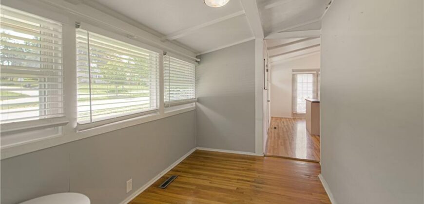 6904 NW Belvidere Parkway, Kansas City, MO 64152
