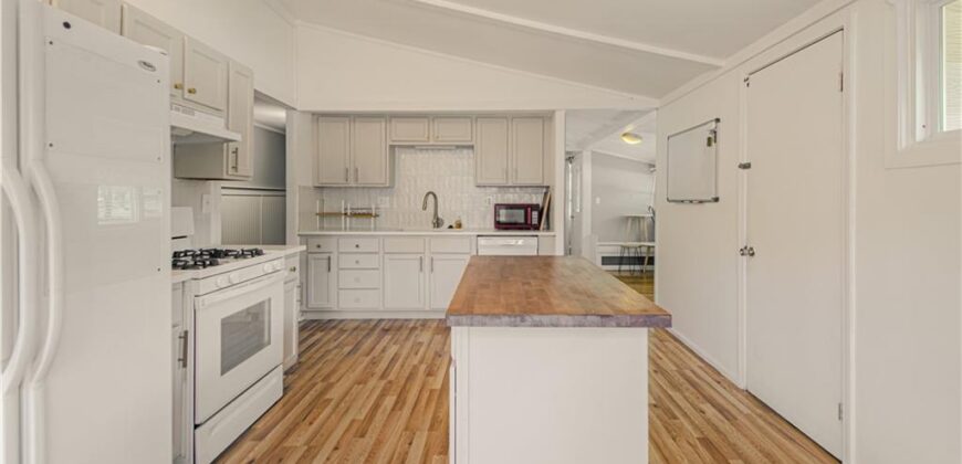 6904 NW Belvidere Parkway, Kansas City, MO 64152