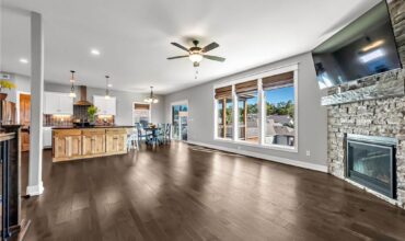 8615 NW 74th Terrace, Kansas City, MO 64152