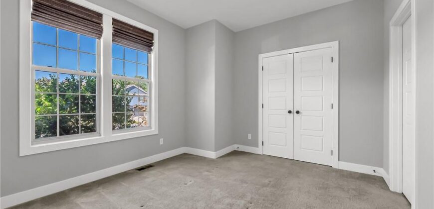 8615 NW 74th Terrace, Kansas City, MO 64152