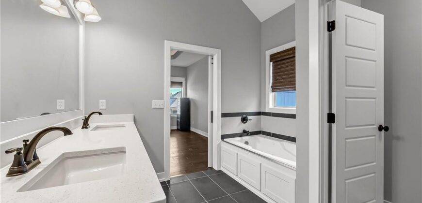 8615 NW 74th Terrace, Kansas City, MO 64152