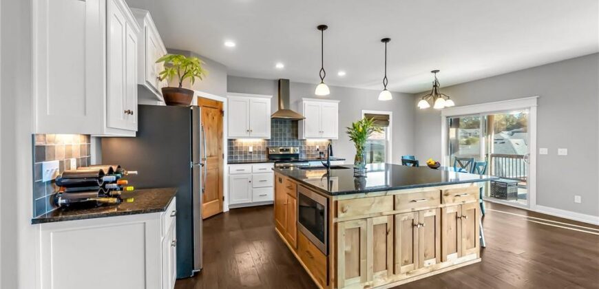 8615 NW 74th Terrace, Kansas City, MO 64152