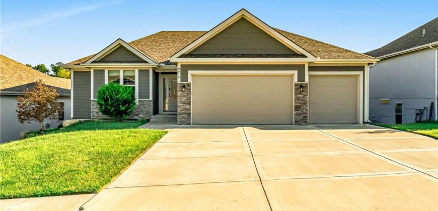 8615 NW 74th Terrace, Kansas City, MO 64152
