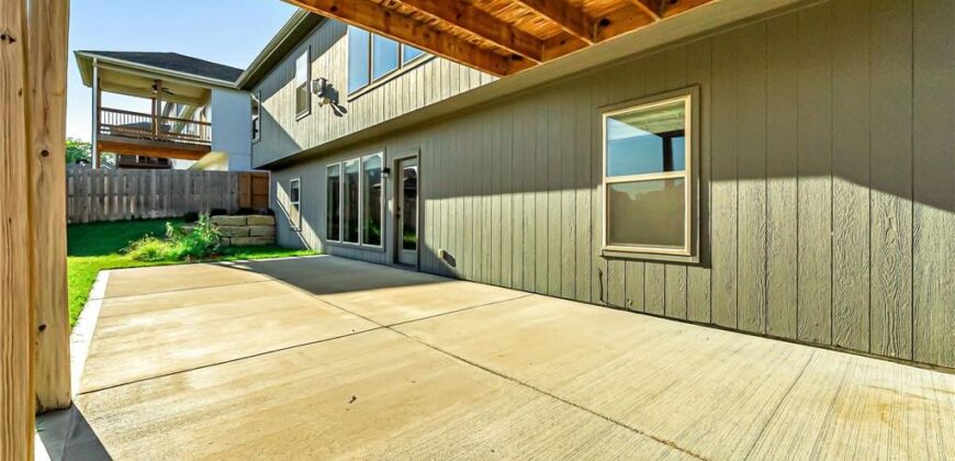 8615 NW 74th Terrace, Kansas City, MO 64152