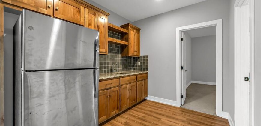 8615 NW 74th Terrace, Kansas City, MO 64152