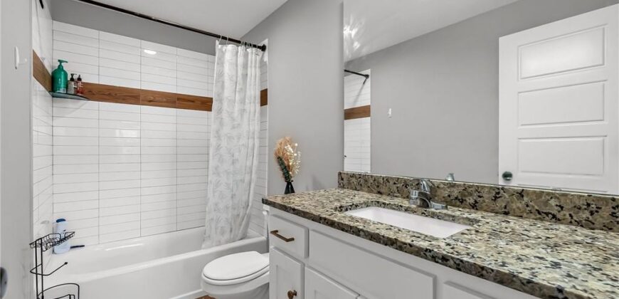 8615 NW 74th Terrace, Kansas City, MO 64152