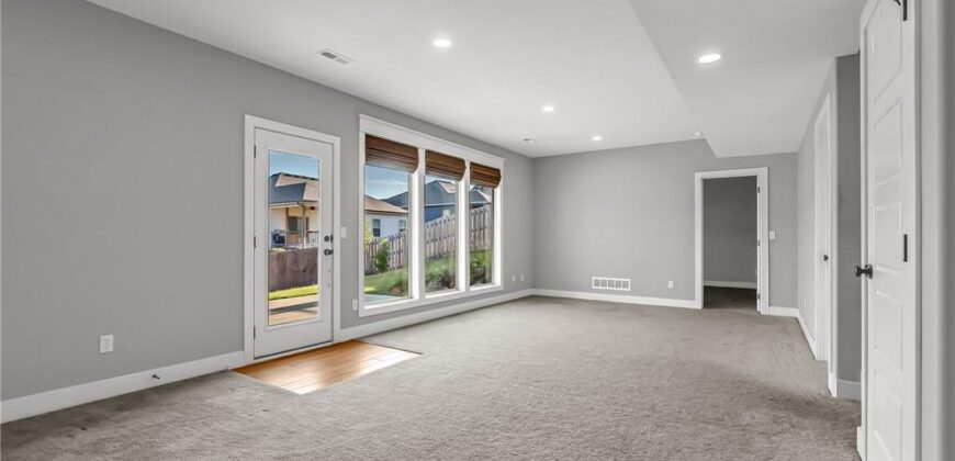8615 NW 74th Terrace, Kansas City, MO 64152