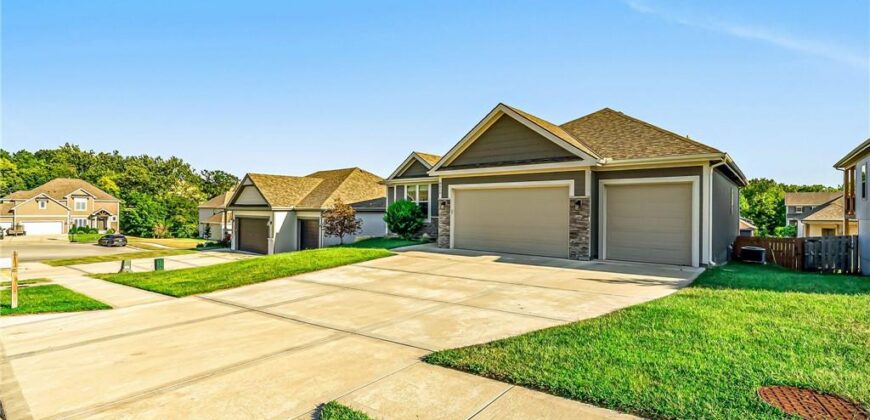 8615 NW 74th Terrace, Kansas City, MO 64152